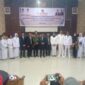Foto bersama usai prosesi pelantikan.