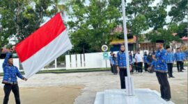 Upacara peringatan HUT KOPRI Ke-54 di halaman Kantor Pertanahan Kabupaten Muna.