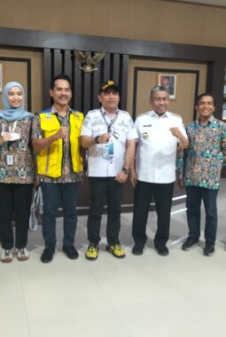 Perjuangan Pemkab Muna Ditengah Efisiensi: Kolaborasi Bersama Ridwan Bae Tuntaskan Jalan Rusak