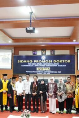 Bupati Konawe Utara Ikbar Resmi Raih Gelar Doktor Ilmu Manajemen UHO