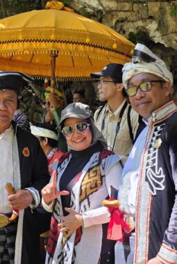 Prof Een Sebut Lukisan Gua di Muna Terunik di Dunia Hingga Festival Liangkabori Harus Naik Kelas