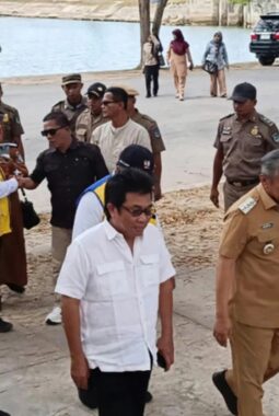 Ridwan Bae Kunker di Muna, Bawa Kabar Baik Program Air Bersih dan Revitalisasi SOR