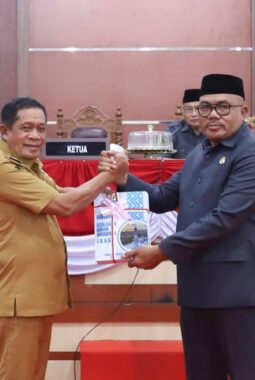 Ekonomi Sultra Melejit 6,23%, Pemprov Serahkan Rancangan KUA-PPAS 2027 ke DPRD