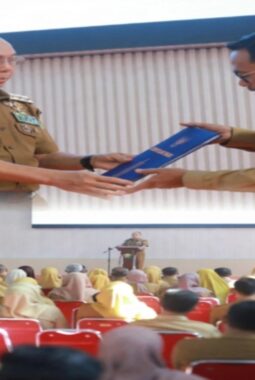 ASR Copot Prof Aris Badara, Tunjuk Karo Umum Mukhtar Jadi Plt Kadis Dikbud Sultra