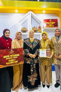 Keunikan Teknik Soby Antarkan Tenun Masalili Muna Juara 2 Tingkat Nasional