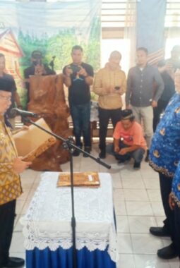 Lantik 3 Kepala UPTD SDN, Bupati Muna Tekankan Loyalitas dan Pengabdian